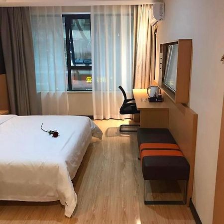 7 Days Premium Chongqing Jiangbei International Airport Branch Hotel Eksteriør billede