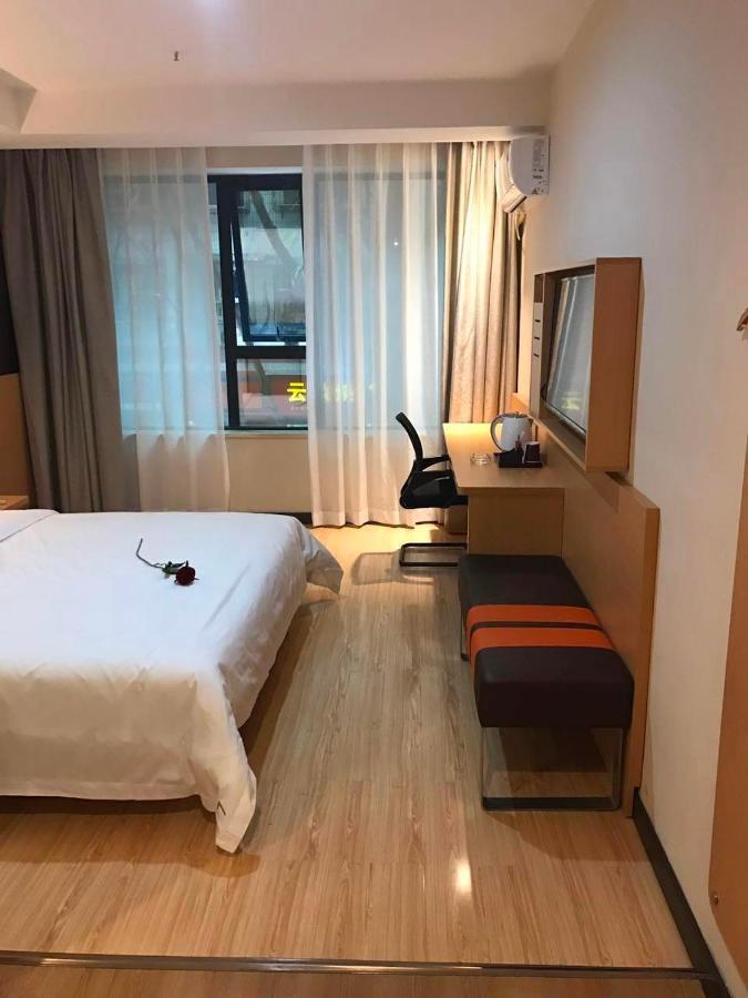 7 Days Premium Chongqing Jiangbei International Airport Branch Hotel Eksteriør billede