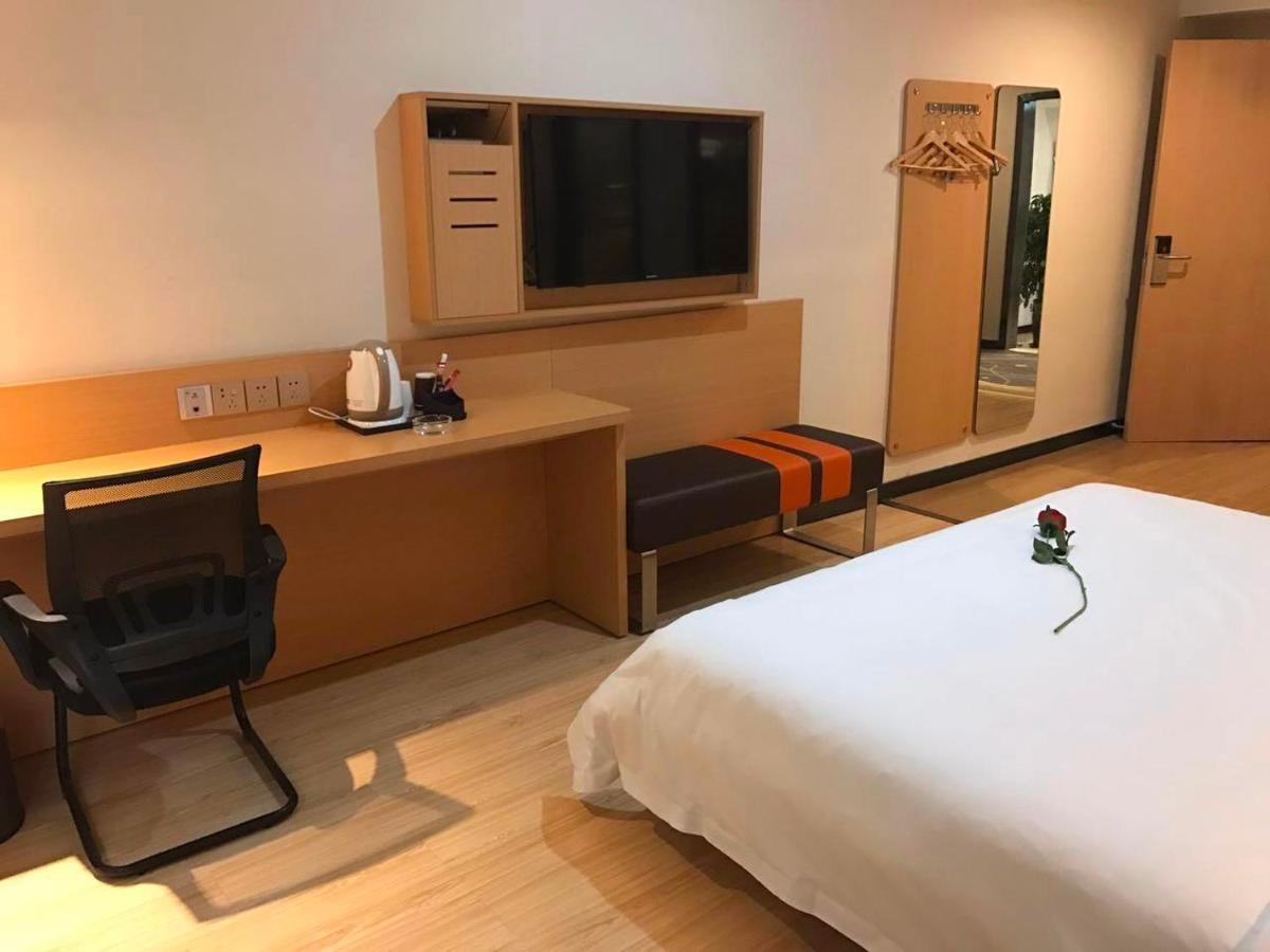 7 Days Premium Chongqing Jiangbei International Airport Branch Hotel Eksteriør billede